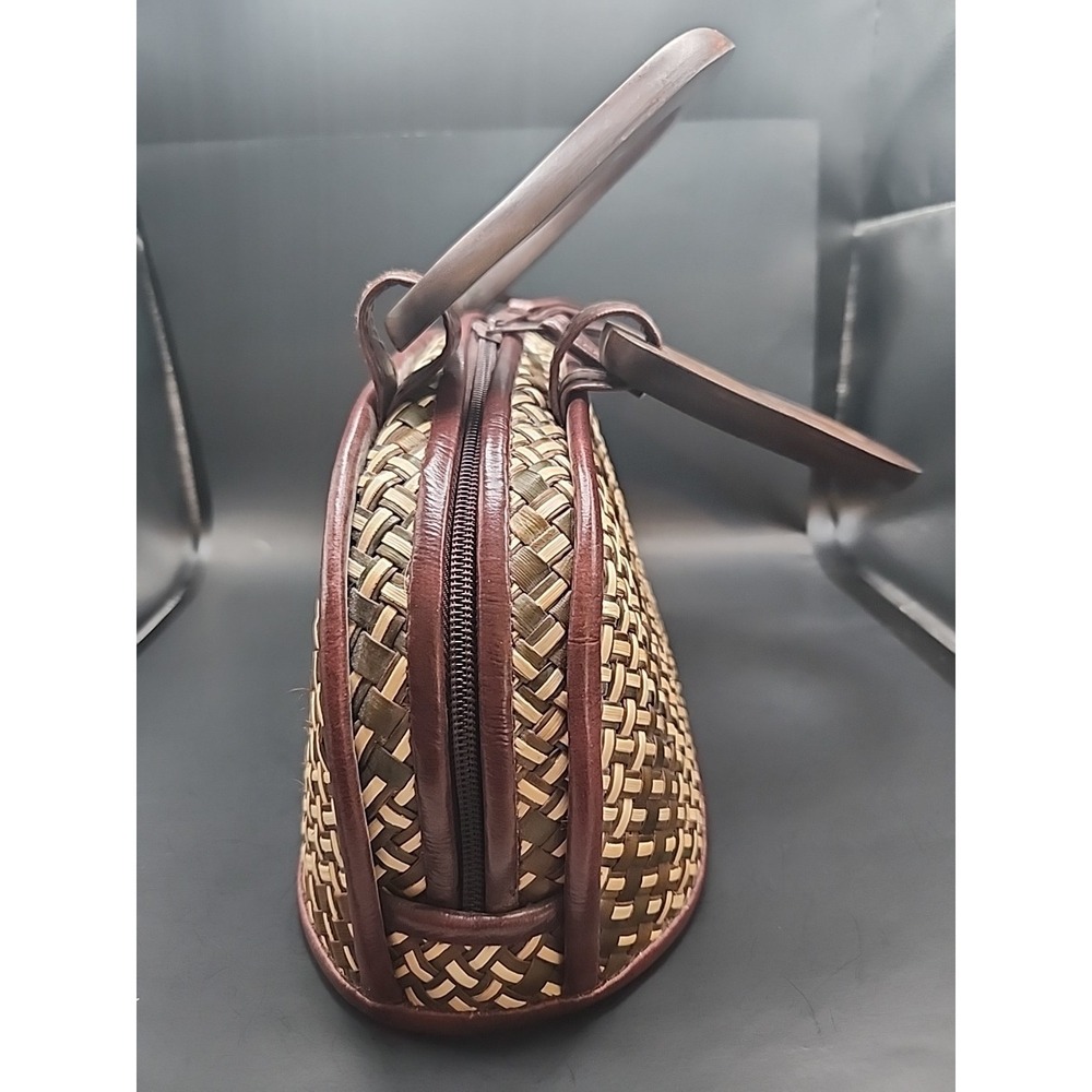 Vintage Rattan Purse With Wooden Handles 7" Tall X 11.5" Across - Picture 2 of 12